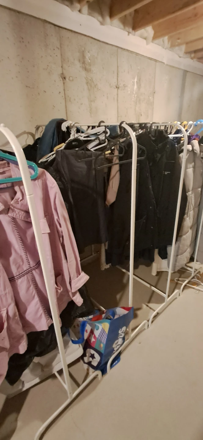 4 Clothing Racks