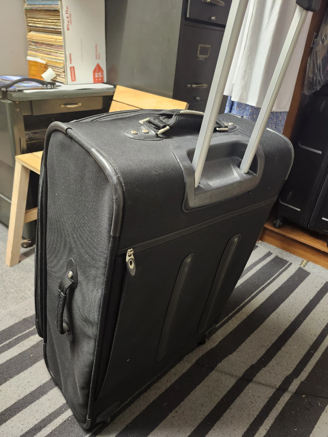 American Tourister Black Rolling Suitcase LARGE - photo 4