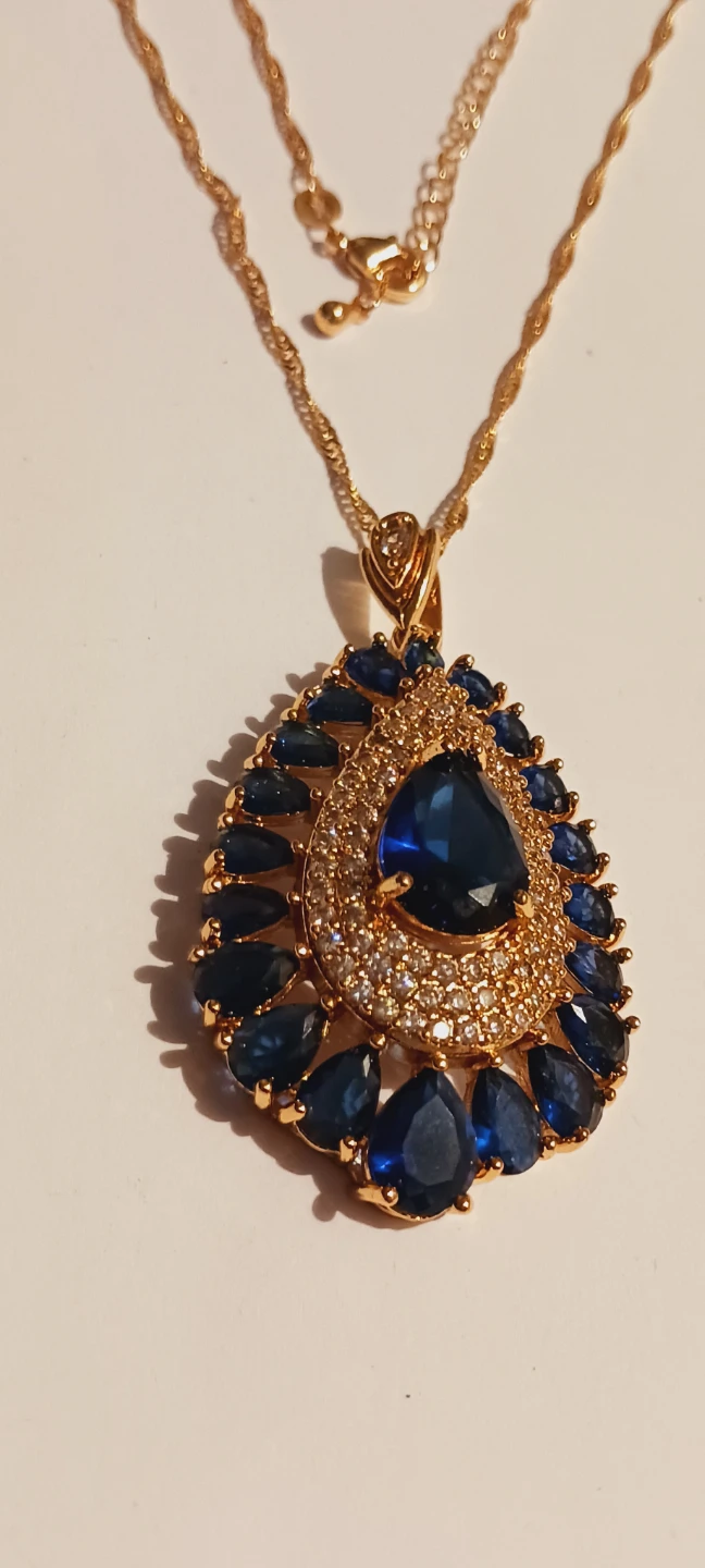New !! Gold tone pendant necklace with blue and clear stones - photo 3