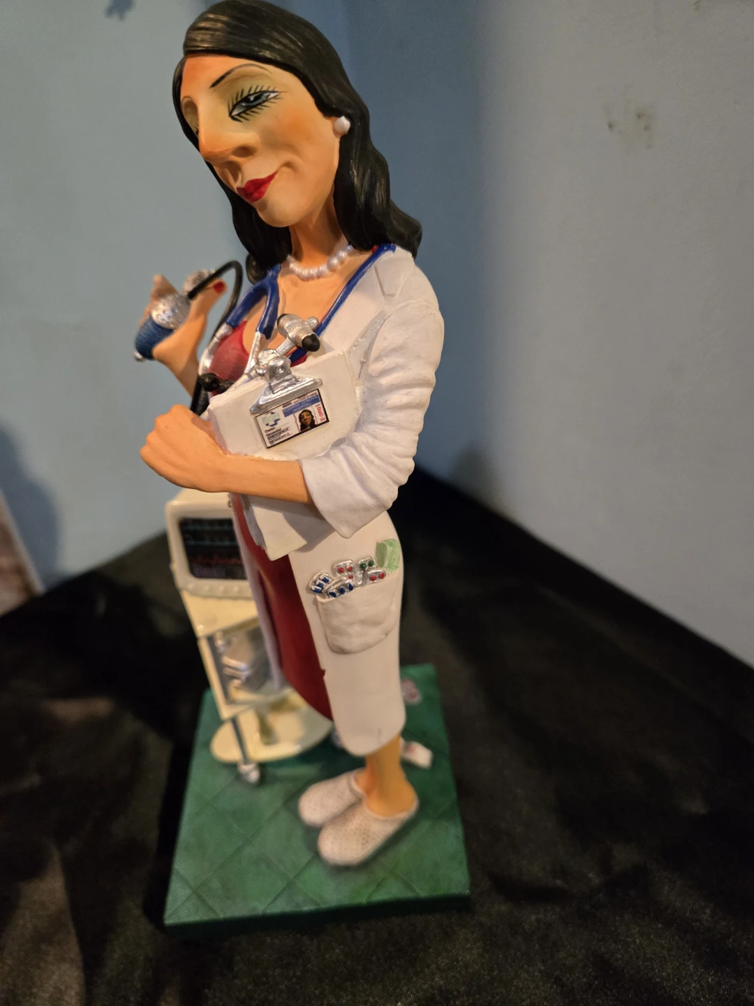 Guillermo Forchino  Doctor Figurine Special Edition - photo 2
