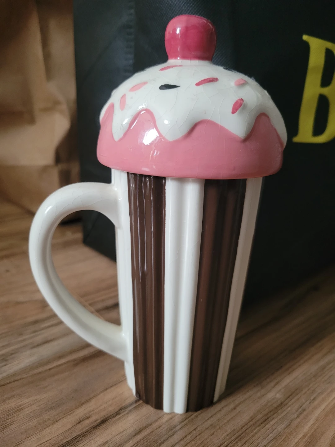 Cupcake Mug with Lid