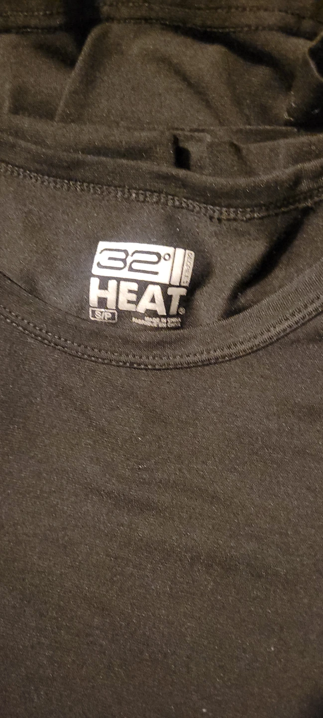 32 Heat Black T-Shirts (S/P) - photo 2