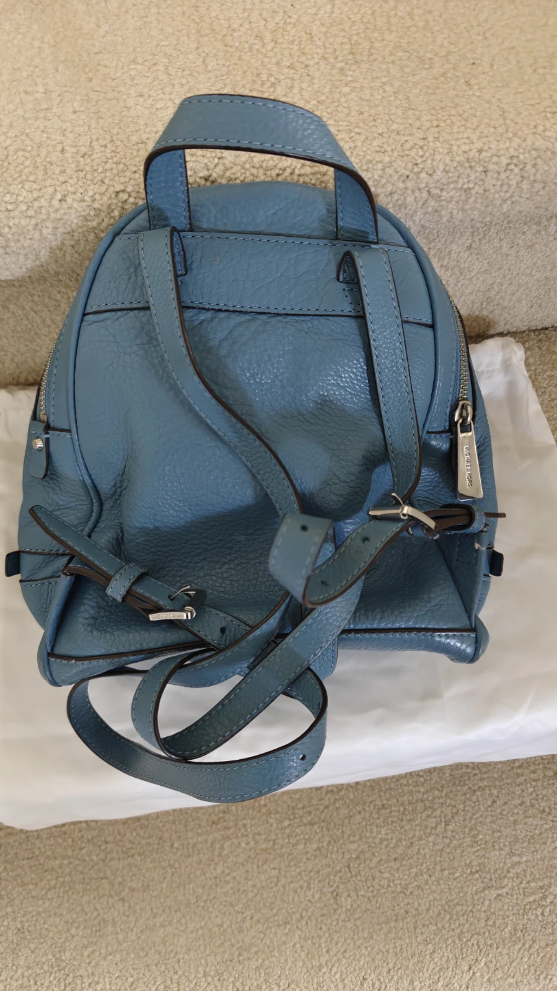 Michael Kors Blue Leather Backpack - photo 2