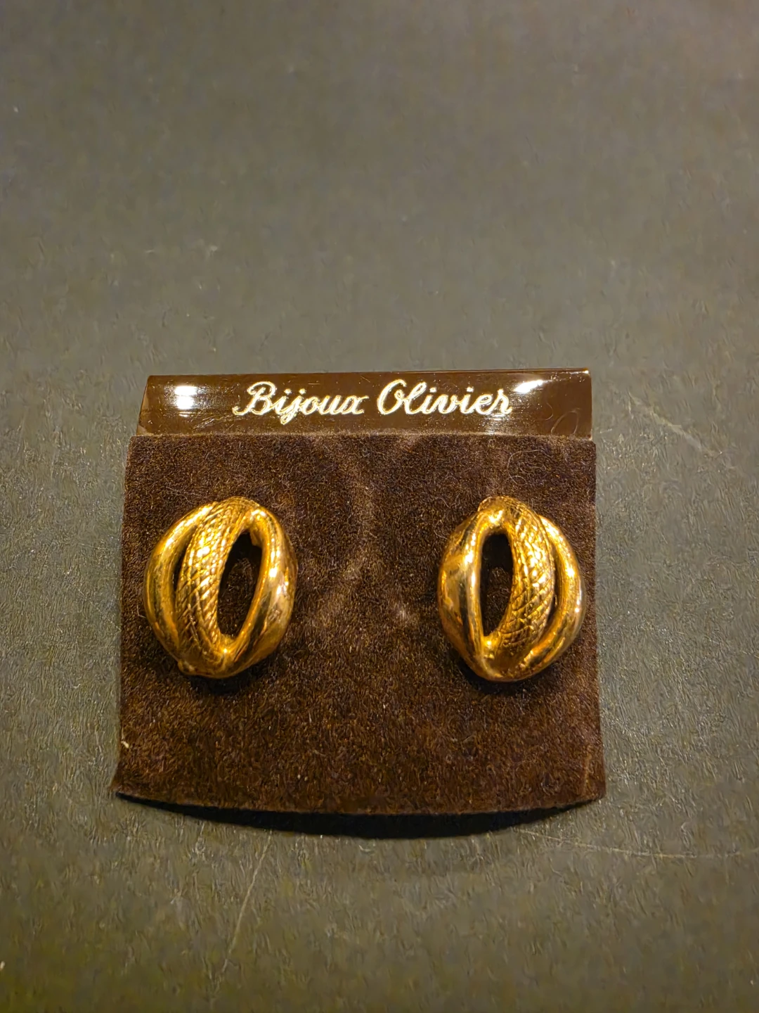 80'  Bijoux Olivier Earrings - White Teardrop and Gold Tones - photo 5