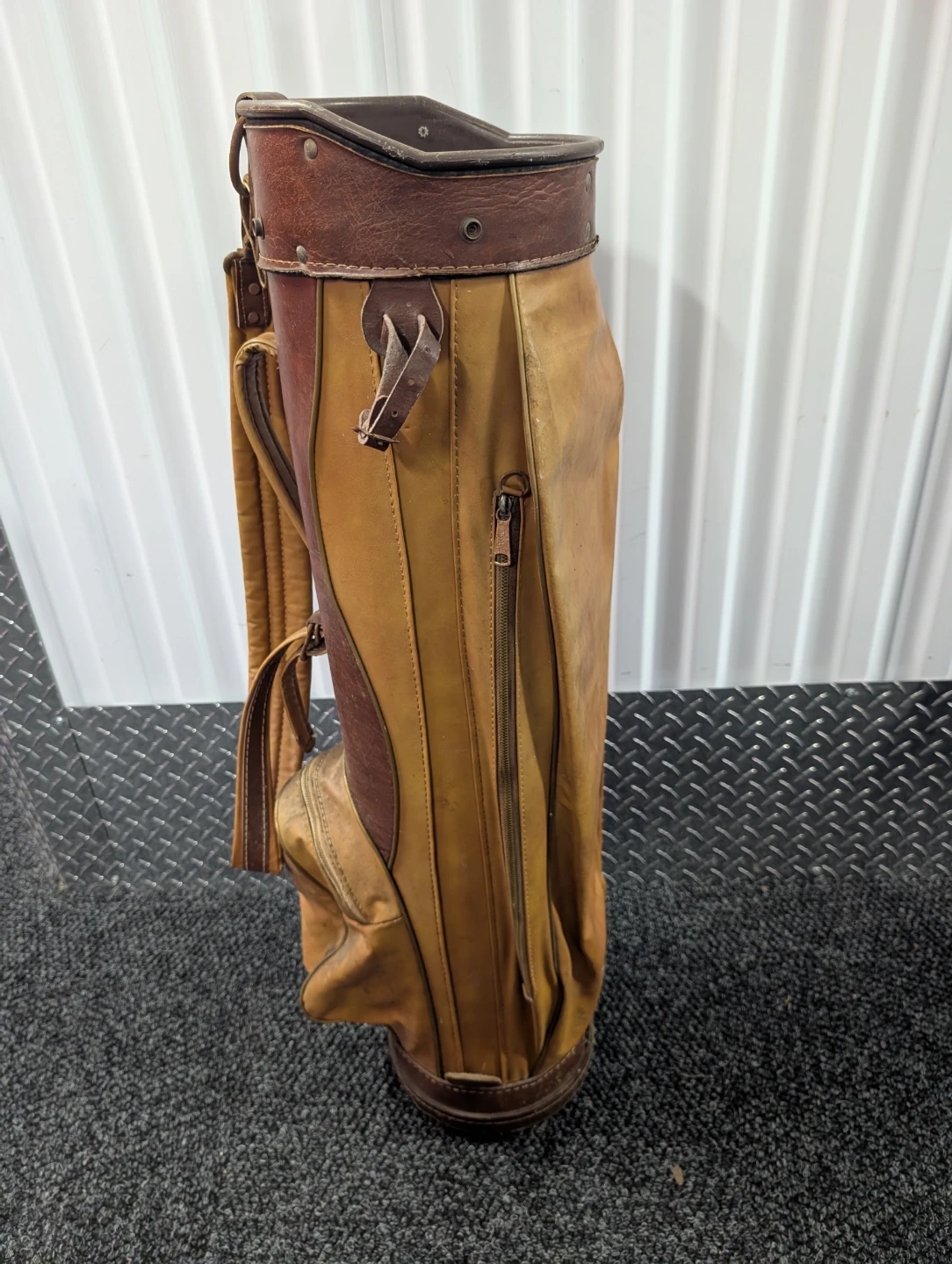 Vintage Leather Golf Bag - photo 2
