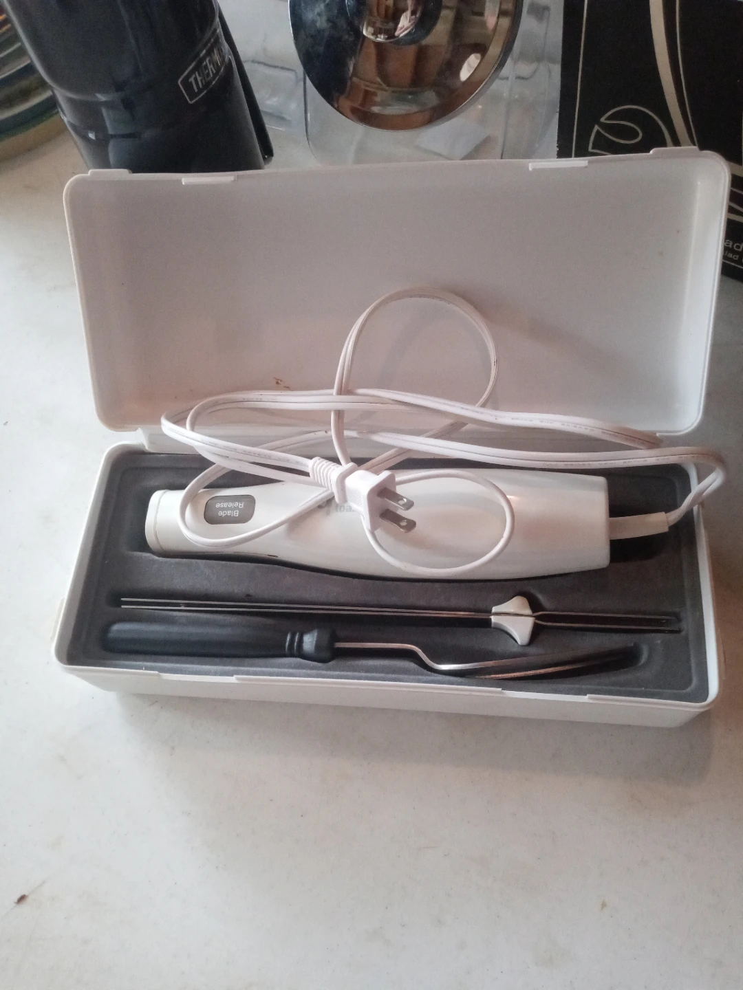 Toastmaster Electric Knife with Case and Carving Fork - photo 2