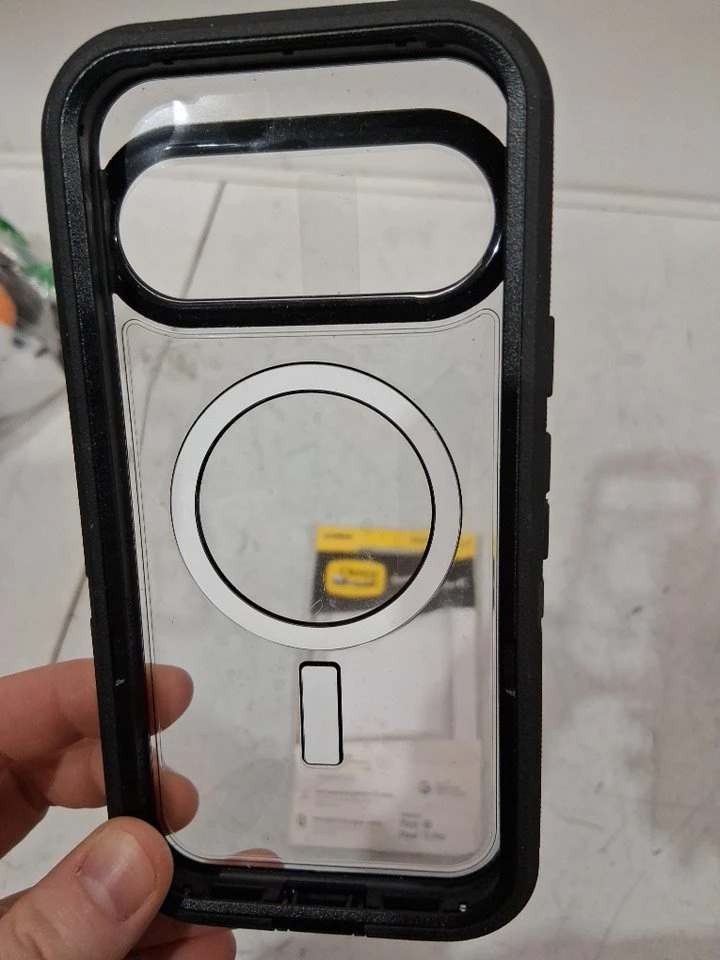 OtterBox Defender XT Clear Pro Case (MagSafe) - Pixel 10/10 Pro - photo 3