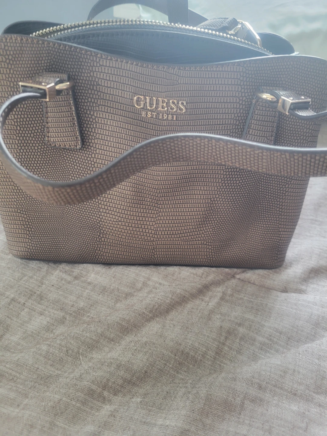 GUESS  Handbag