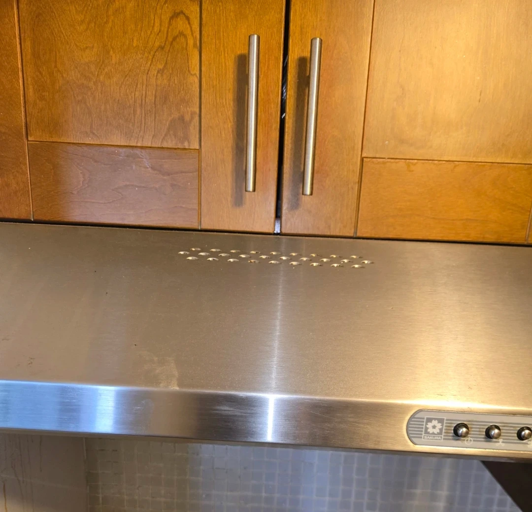 Under Cabinet Range Hood - photo 3
