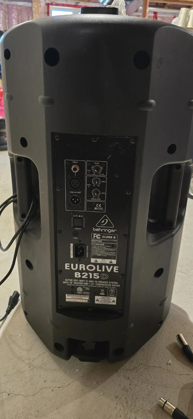 Behringer Eurolive B215D Active PA Speaker System - photo 3