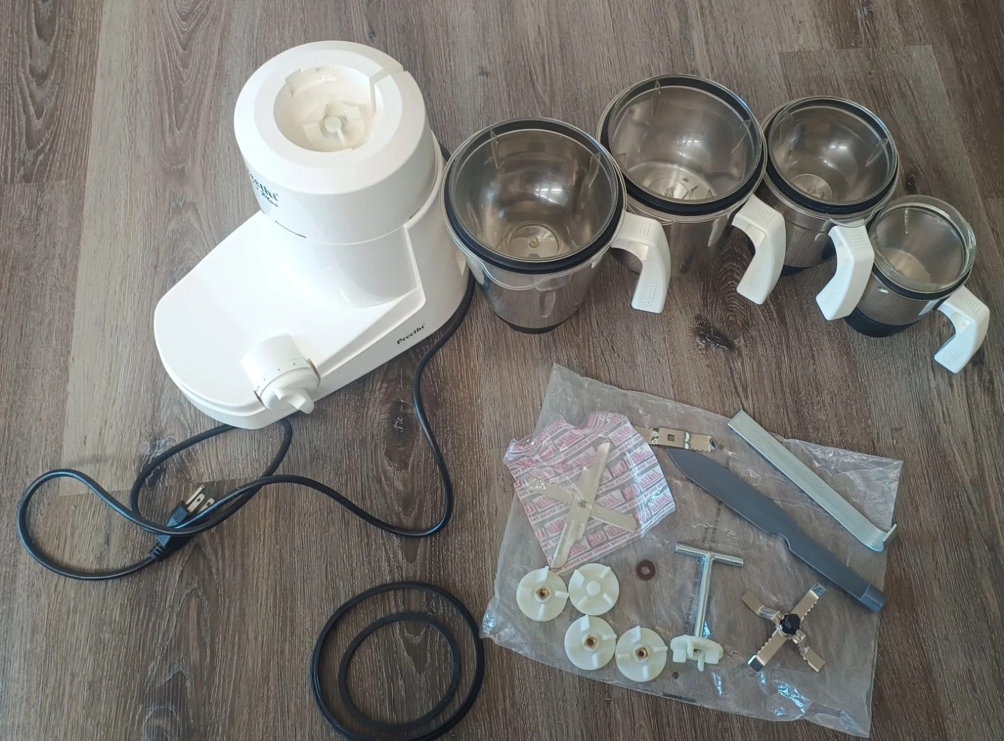 Preethi Mixer Grinder 3 Jars - photo 2