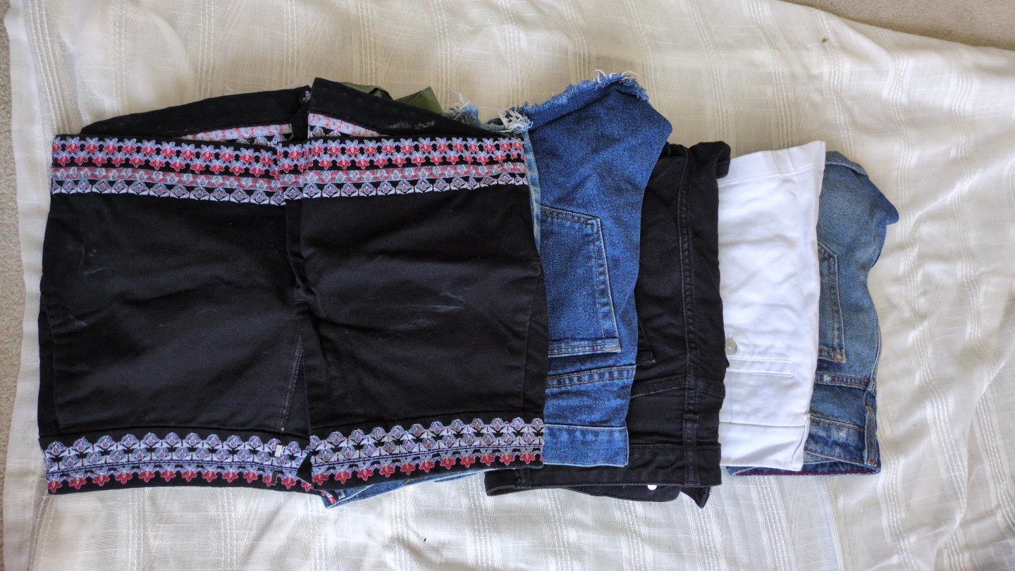 Lot of Women's Shorts 7 pairs, XS and S - photo 2