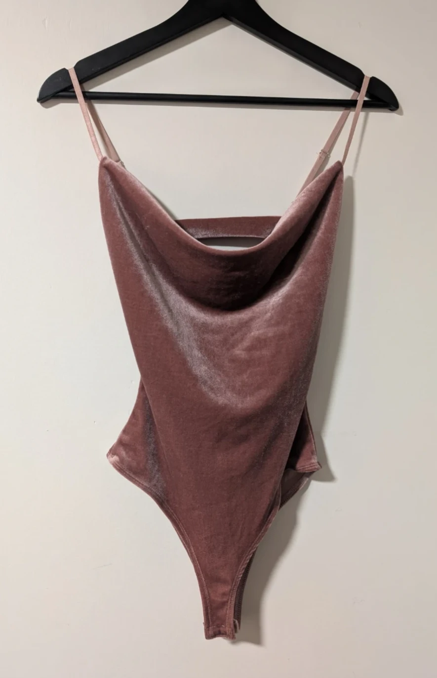 Fashion Nova Velvet Bodysuit - XS