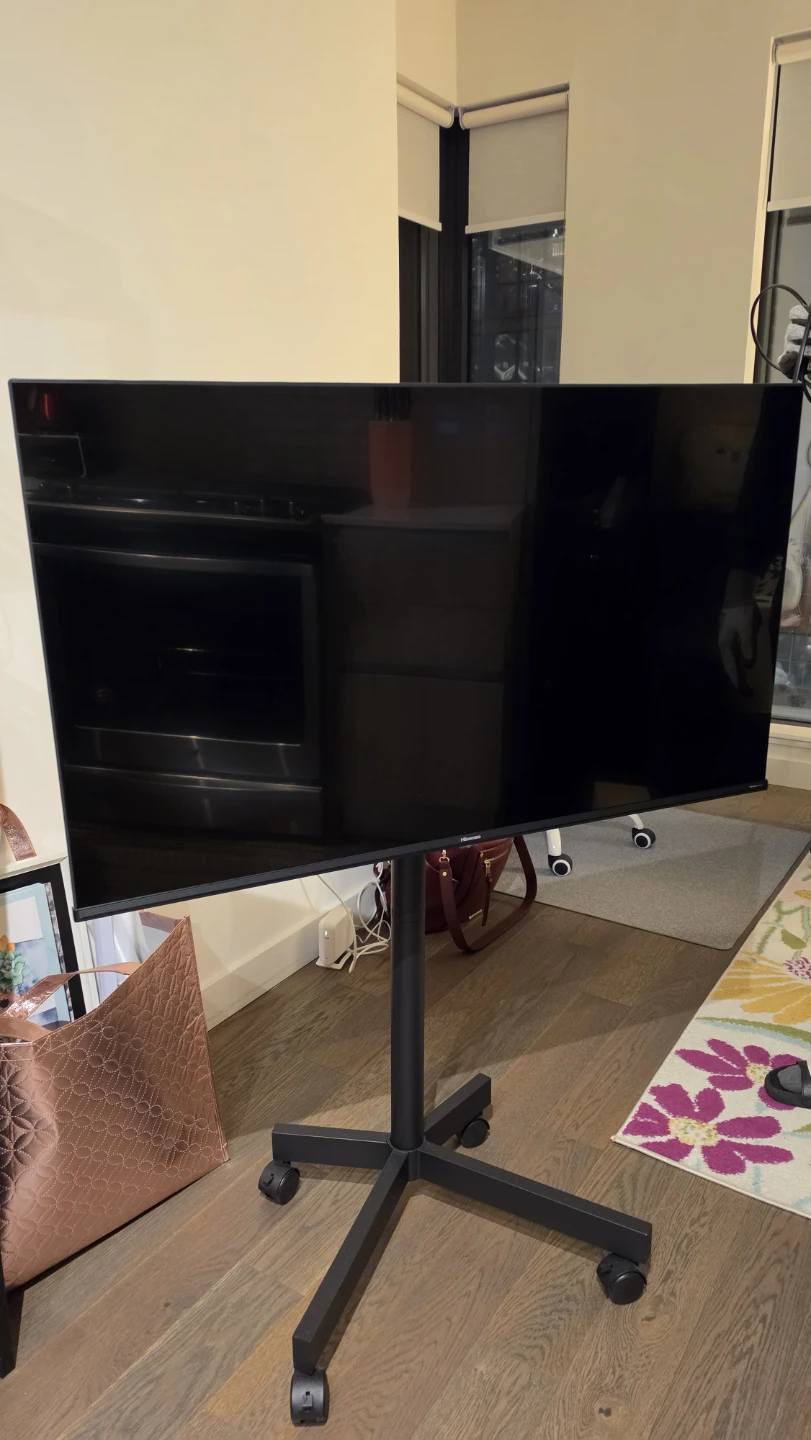 43inch UHD 4k TV  + TV Stand with Wheels - photo 2