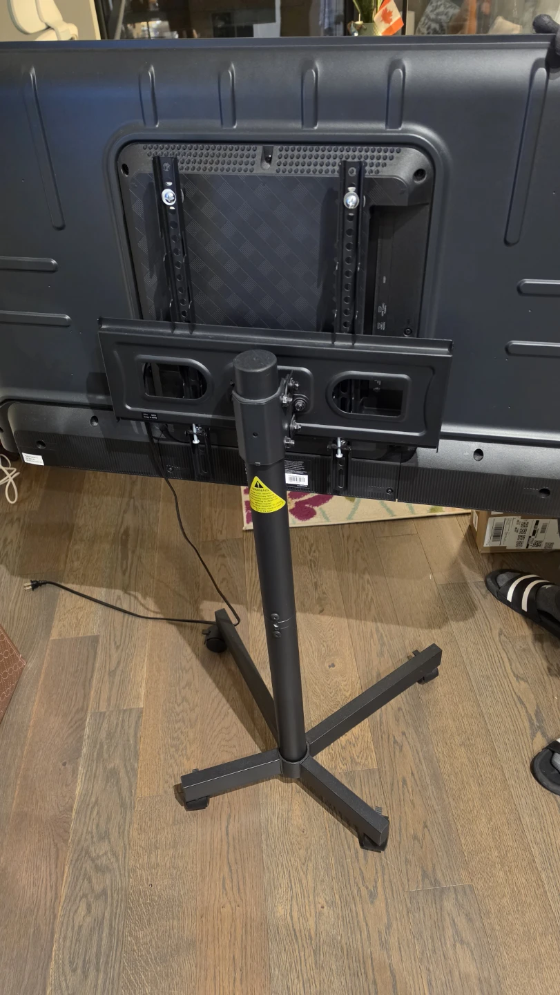 43inch UHD 4k TV  + TV Stand with Wheels - photo 4