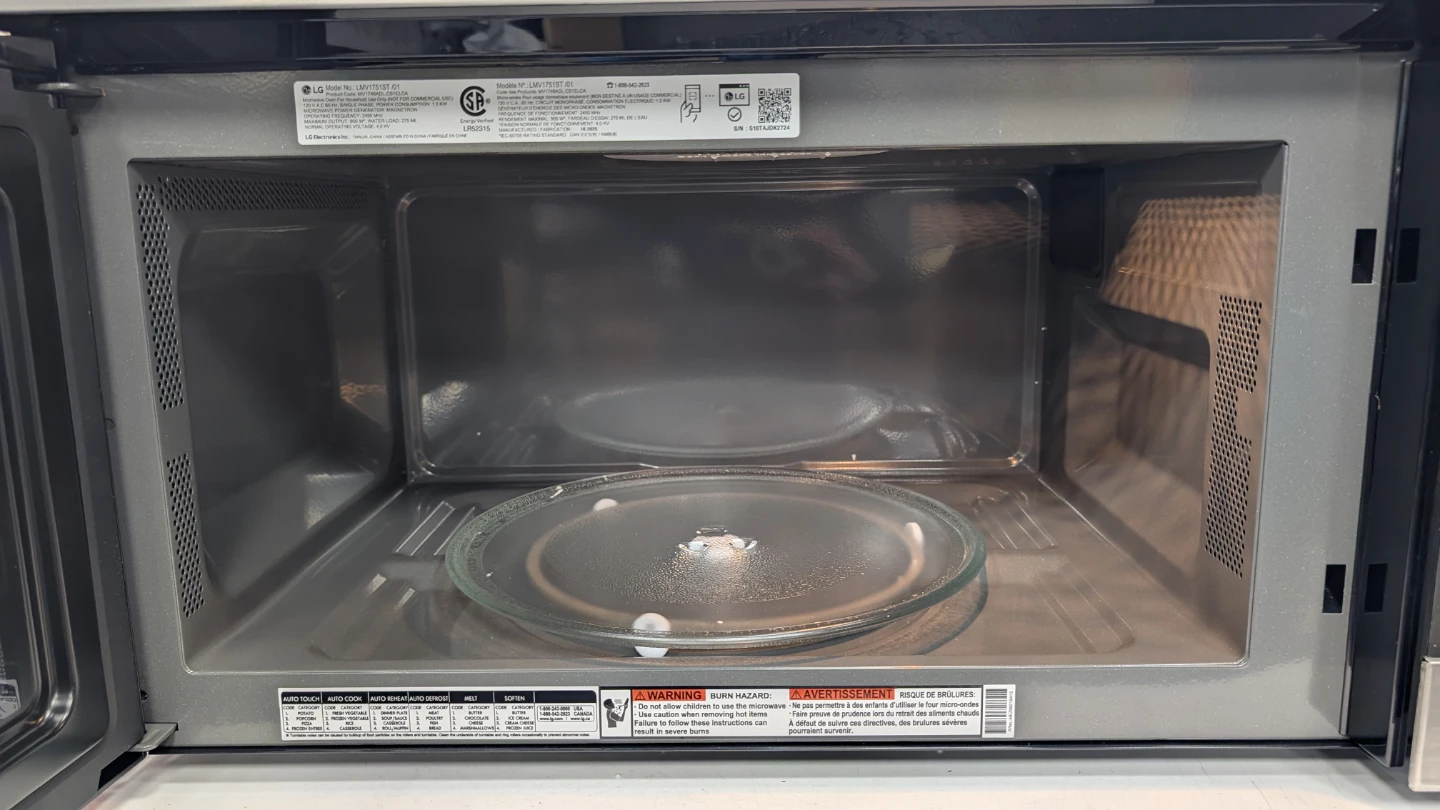 LG Microwave Oven LMV1751ST - photo 2
