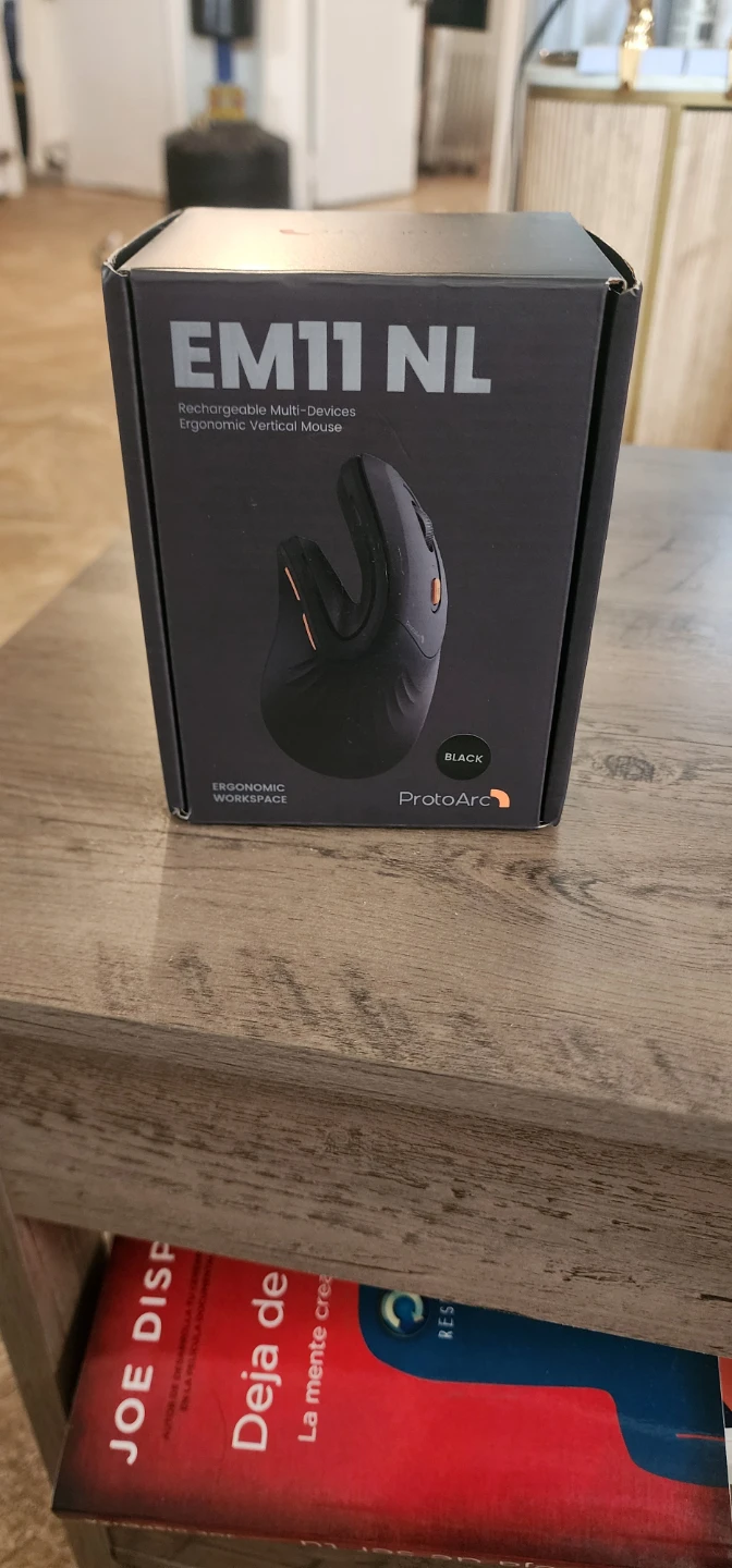 ProtoArc EM11 NL Ergonomic Vertical Mouse - Black