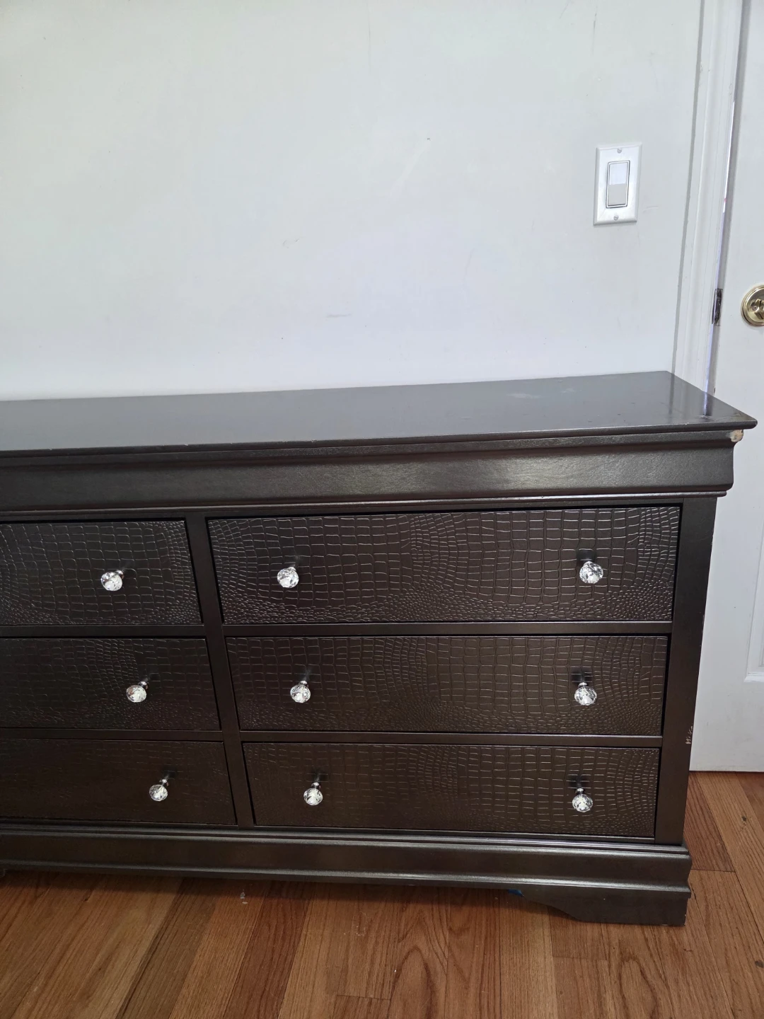 Dark Brown 6-Drawer Dresser with Crocodile Texture Fronts - photo 3