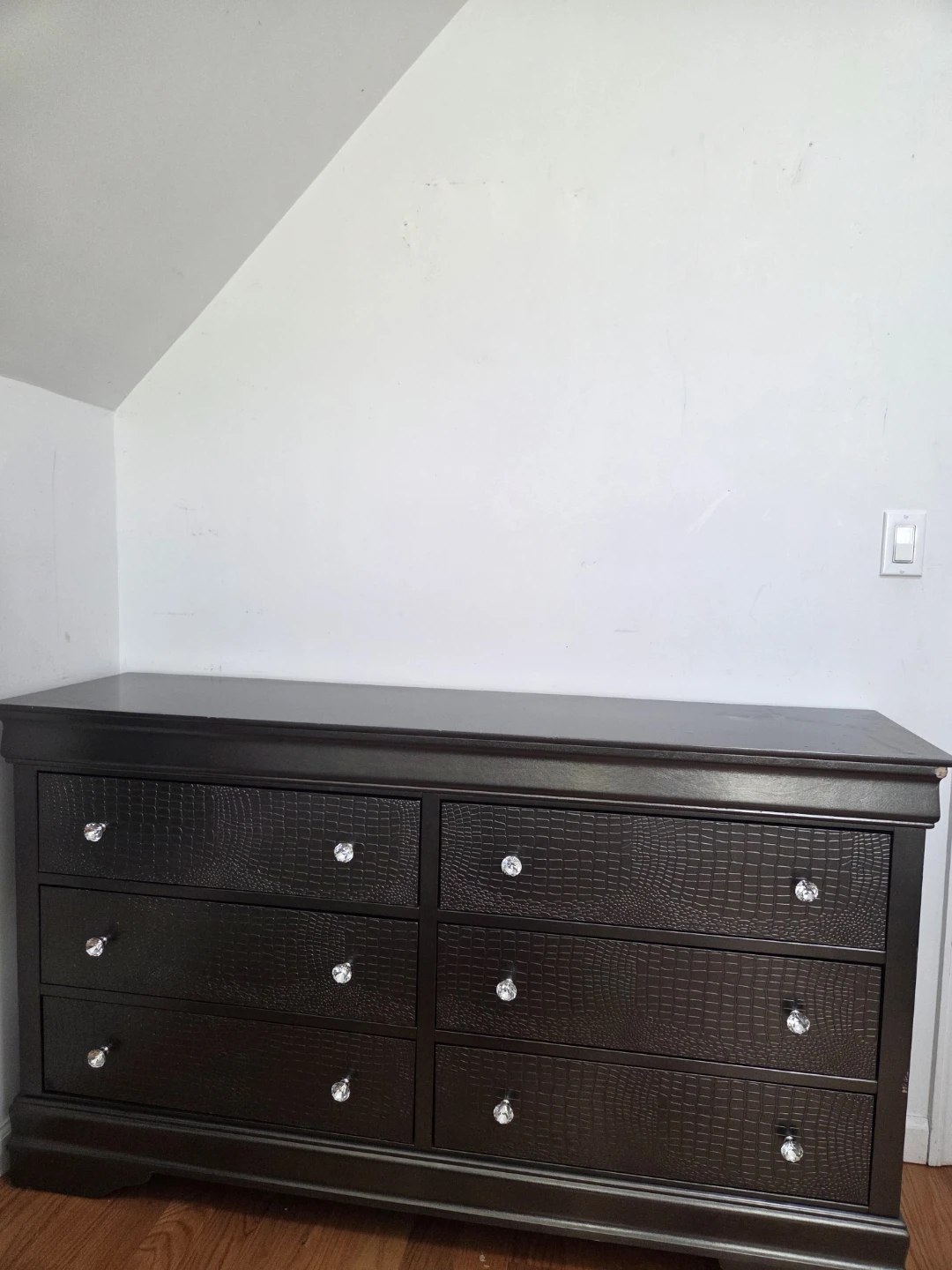 Dark Brown 6-Drawer Dresser with Crocodile Texture Fronts - photo 5