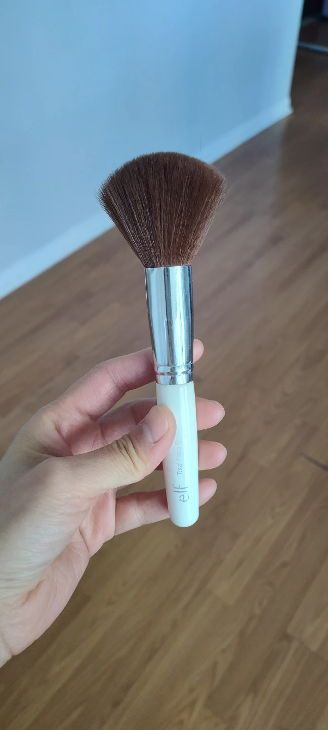 e.l.f. Powder Brush