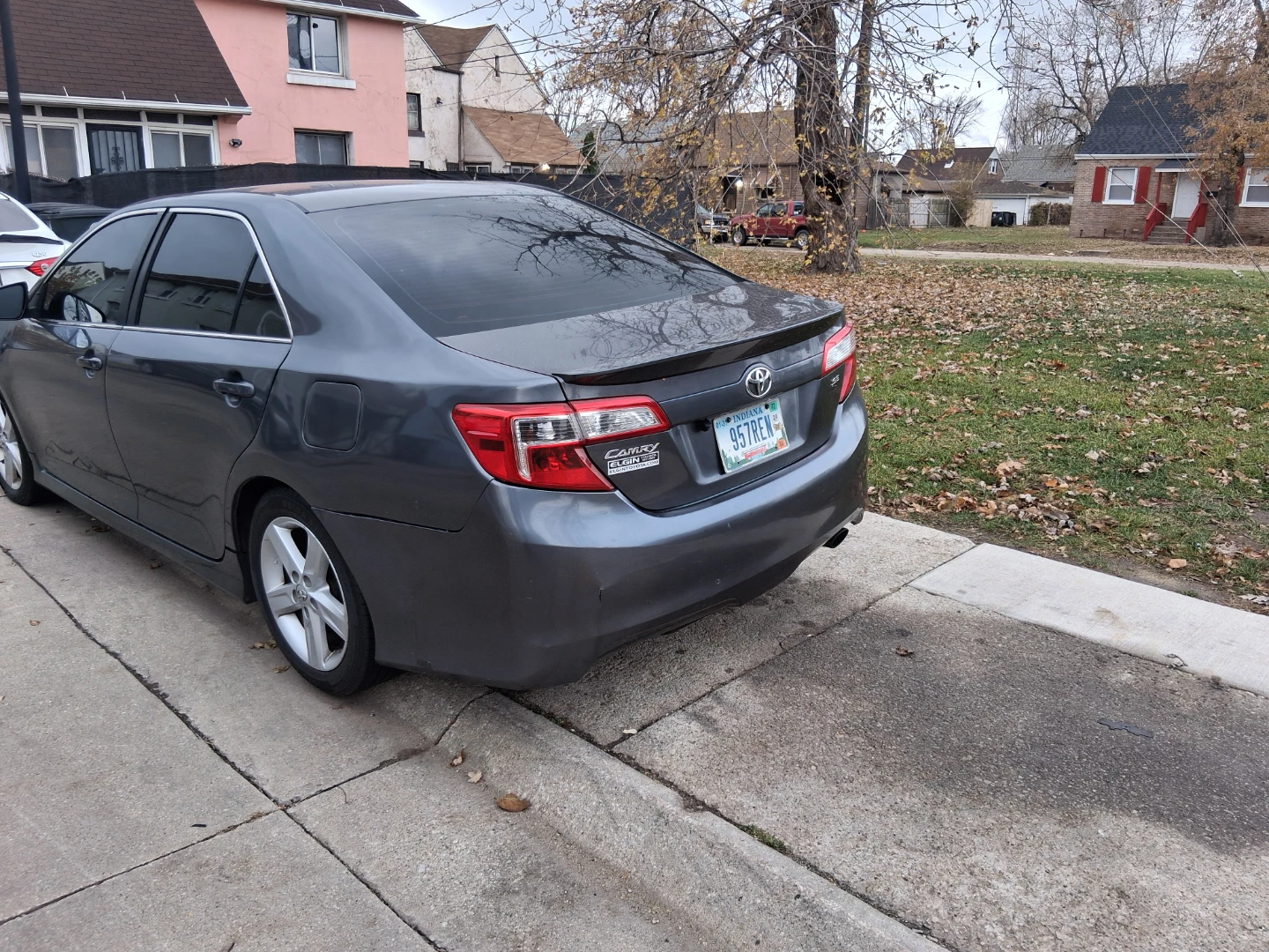 Used Toyota Camry Sedan 2013 - photo 2