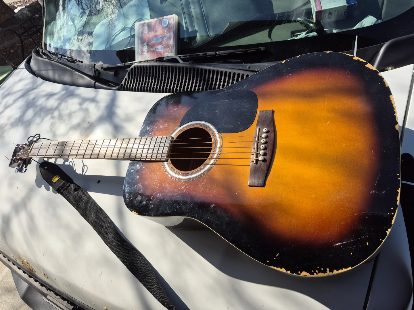 Acoustic Guitar - Sunburst