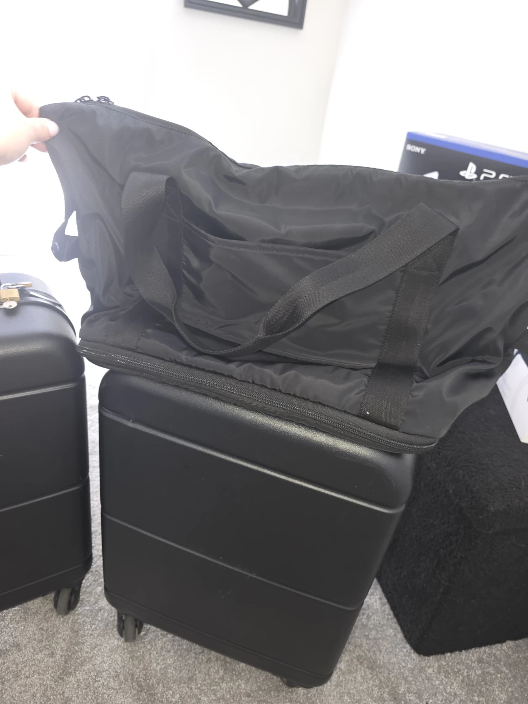 Carry on Black  Suitcasesw / duffle bags - photo 2