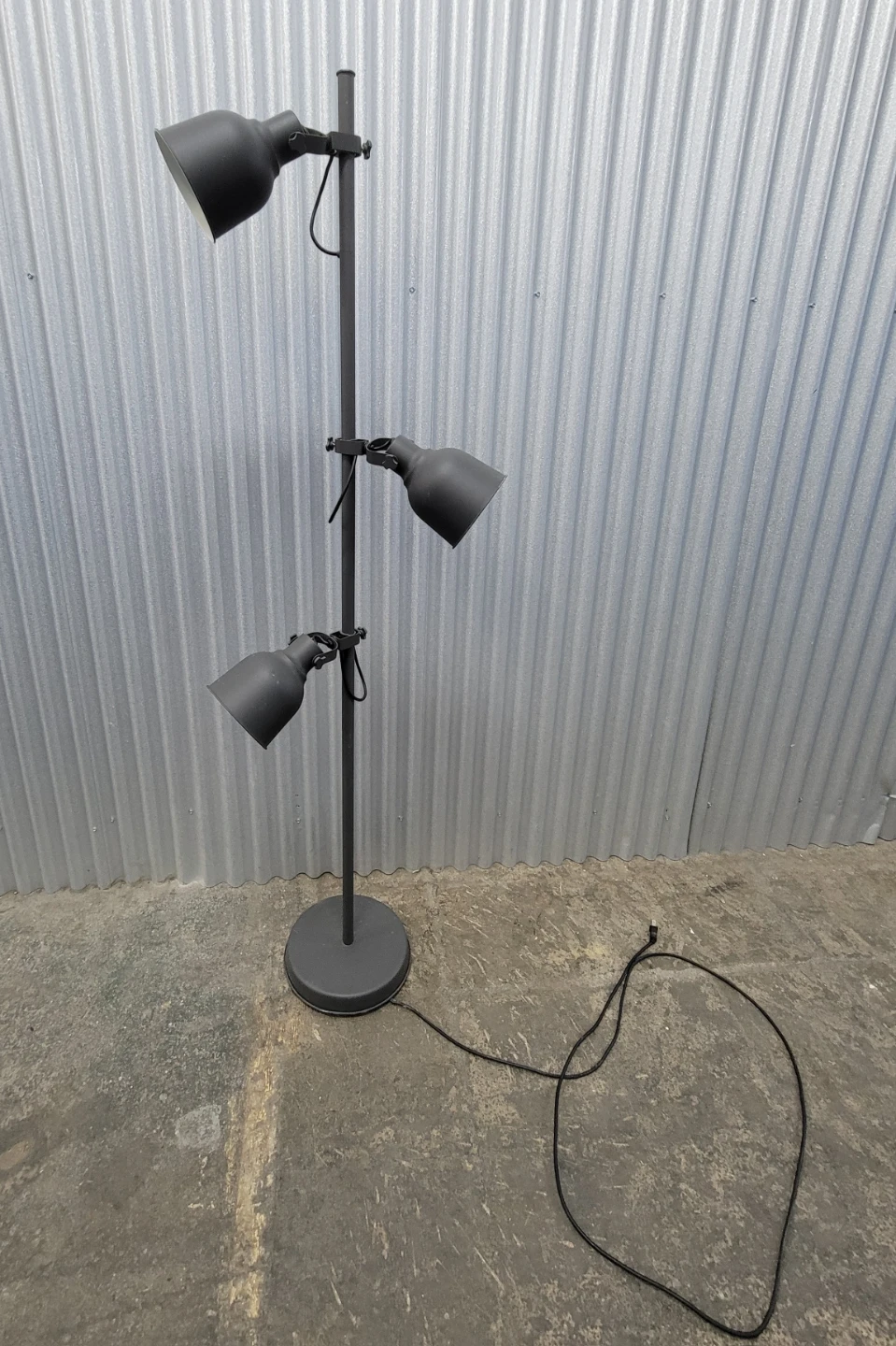 Adjustable Triple Head Floor Lamp - photo 2