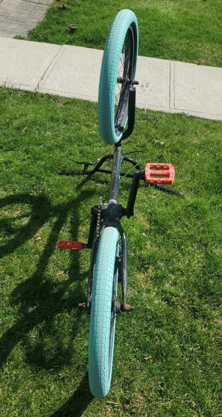 2022 GT Air BMX Bike - photo 2