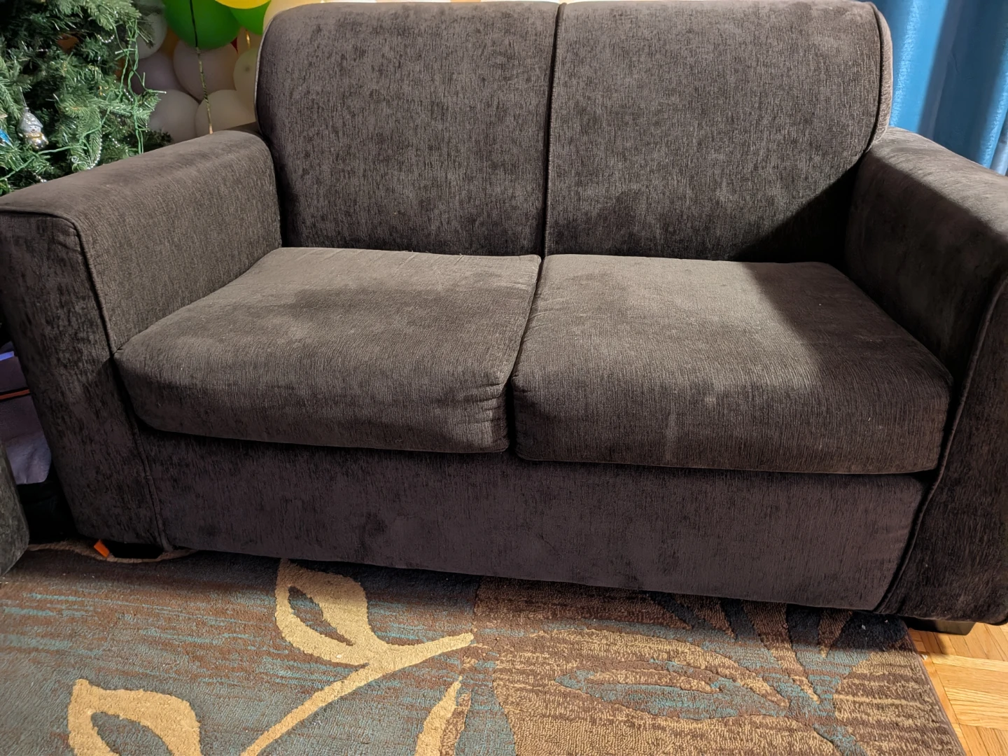 Modern Sofa - 2 seatsr