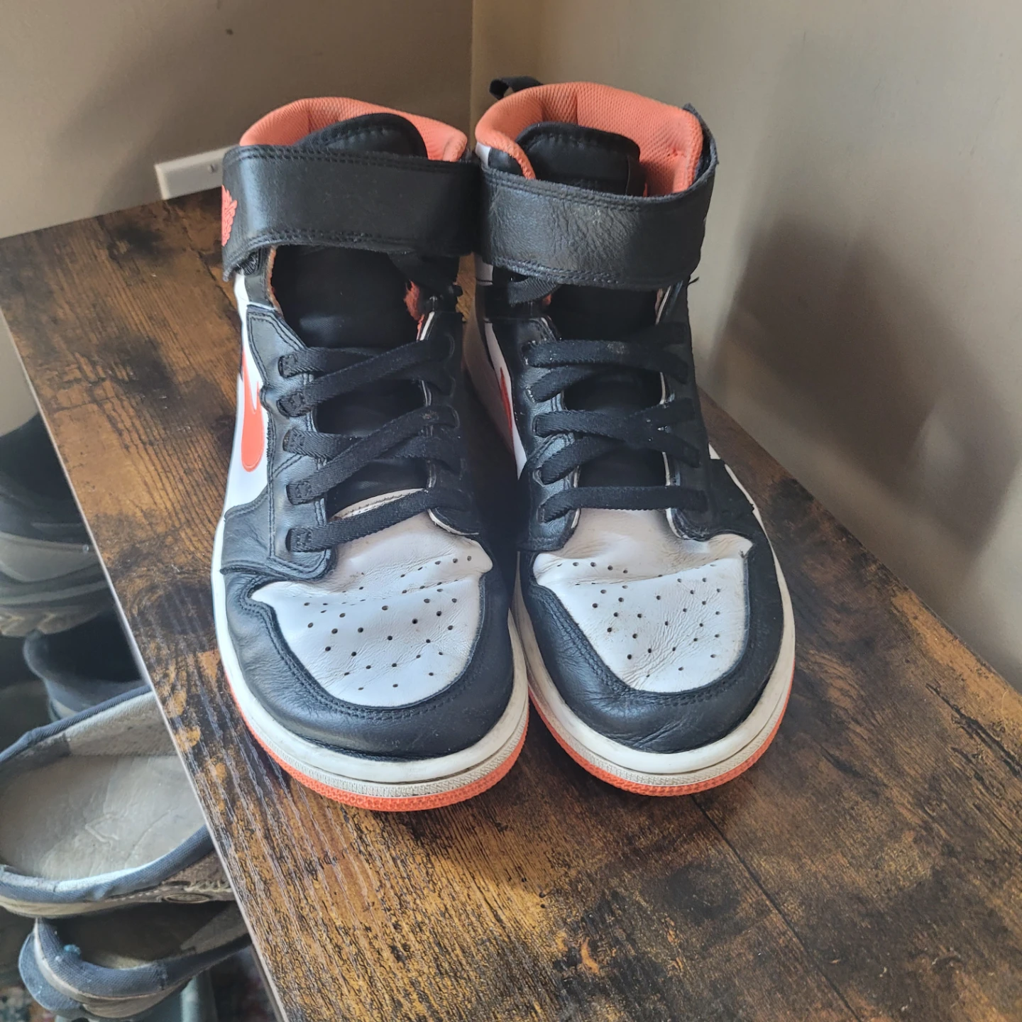 Air Jordan 1 Mid SE Shoes - photo 3