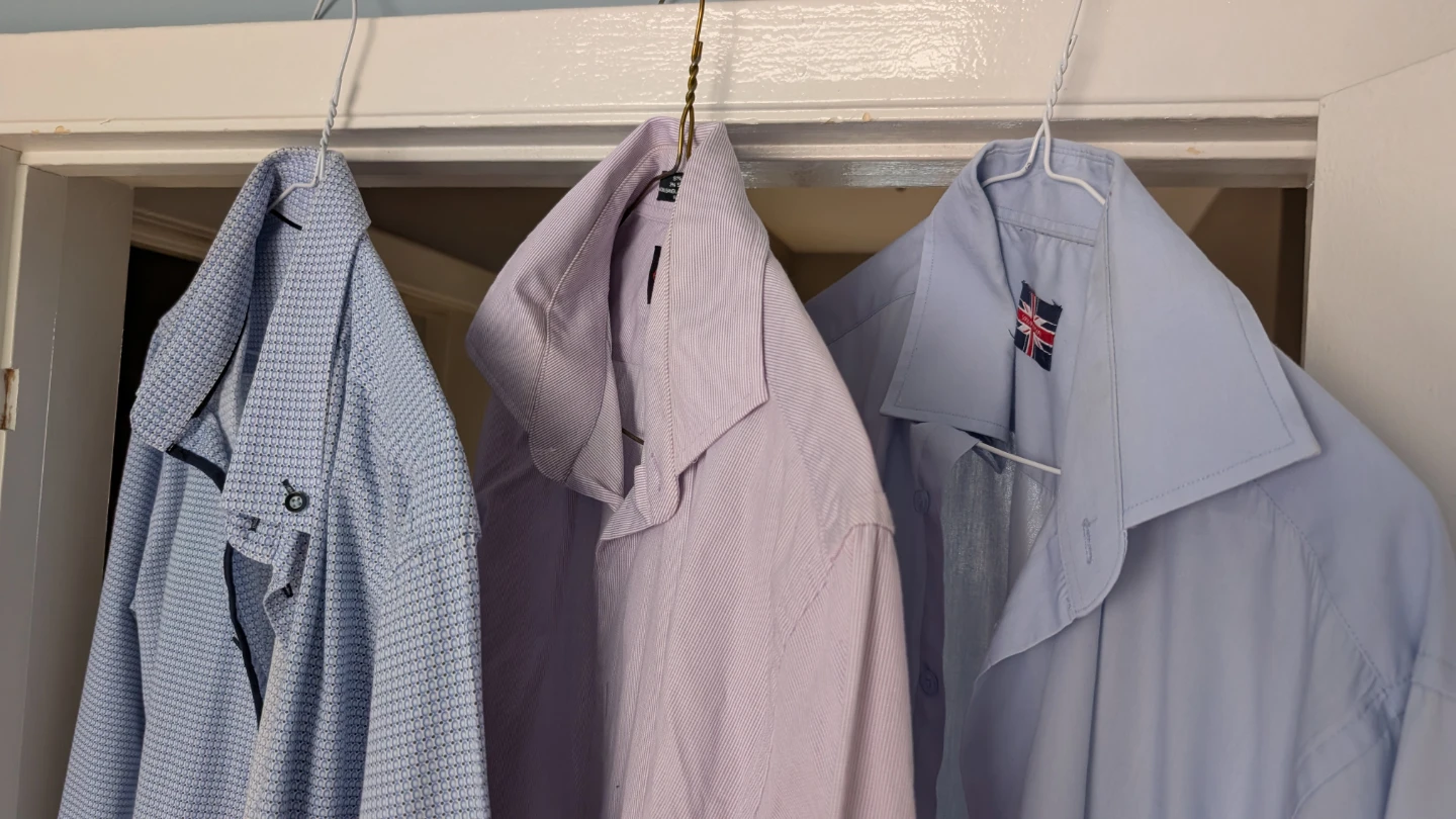 Bundle of 3 Men's Dress Shirts - Medium - photo 3
