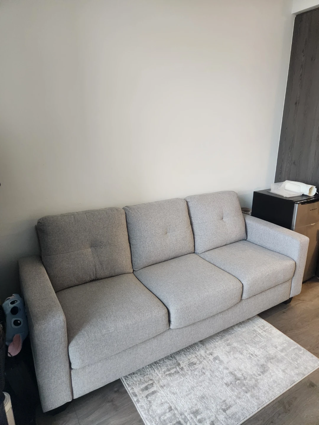 Grey three-seater sofa - photo 3
