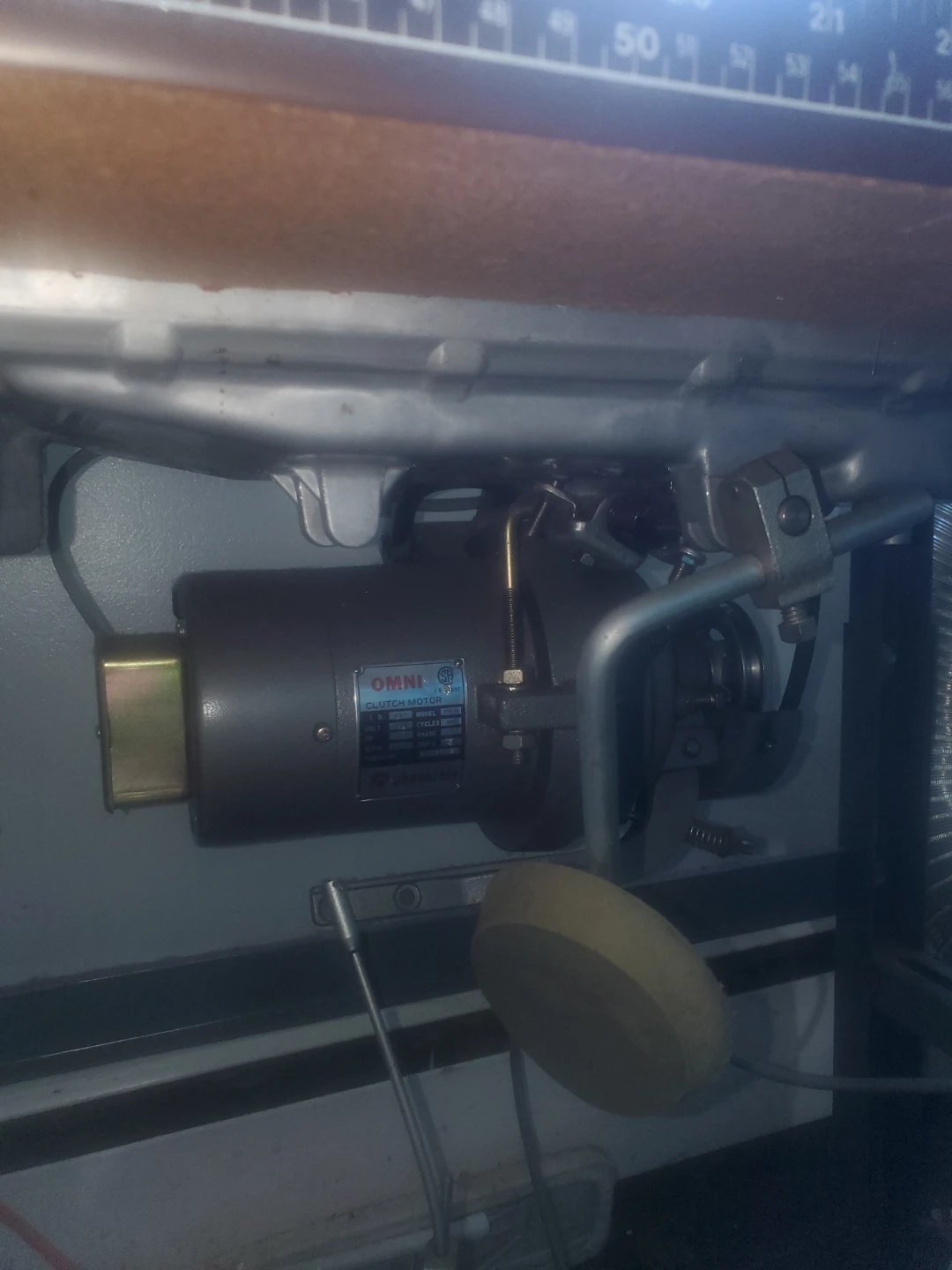 Brother DB2-B735-3 Industrial Sewing Machine - photo 4