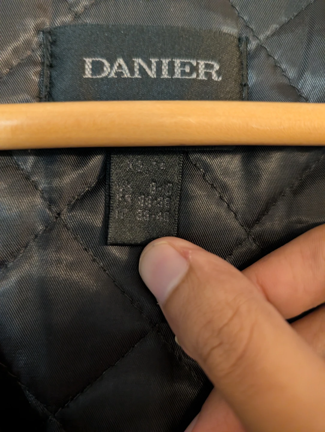 Danier Leather Black Fur Hood Leather Jacket - XS/TP - photo 5