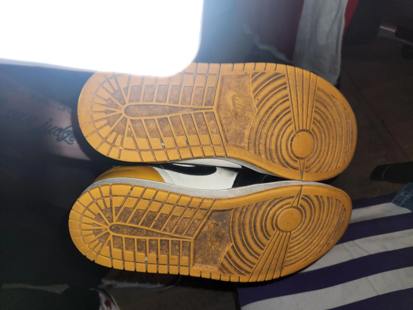 Air Jordan 1 High OG Taxi - photo 3
