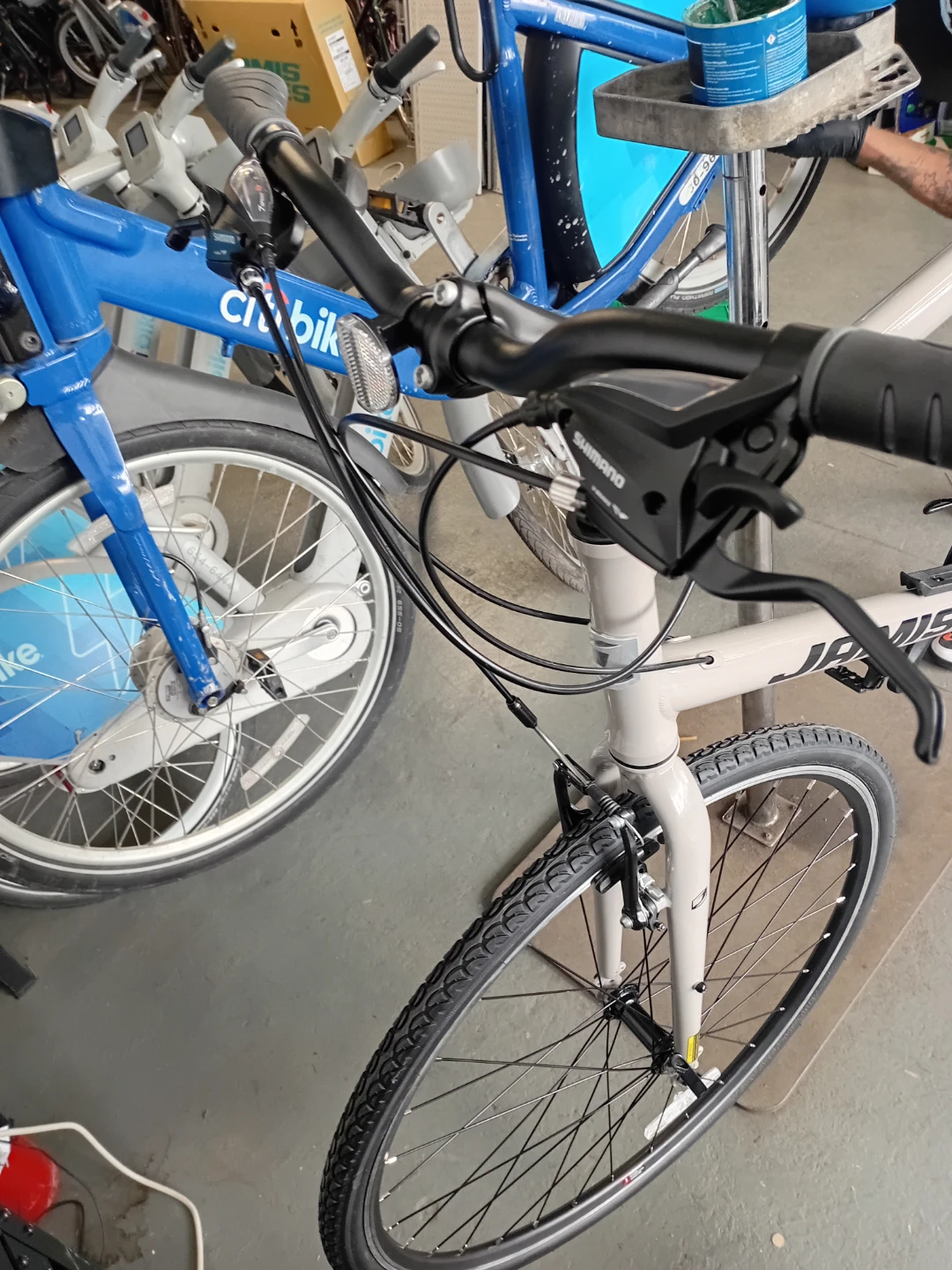 Jamis Men's SSD Hybrid Bike - photo 5