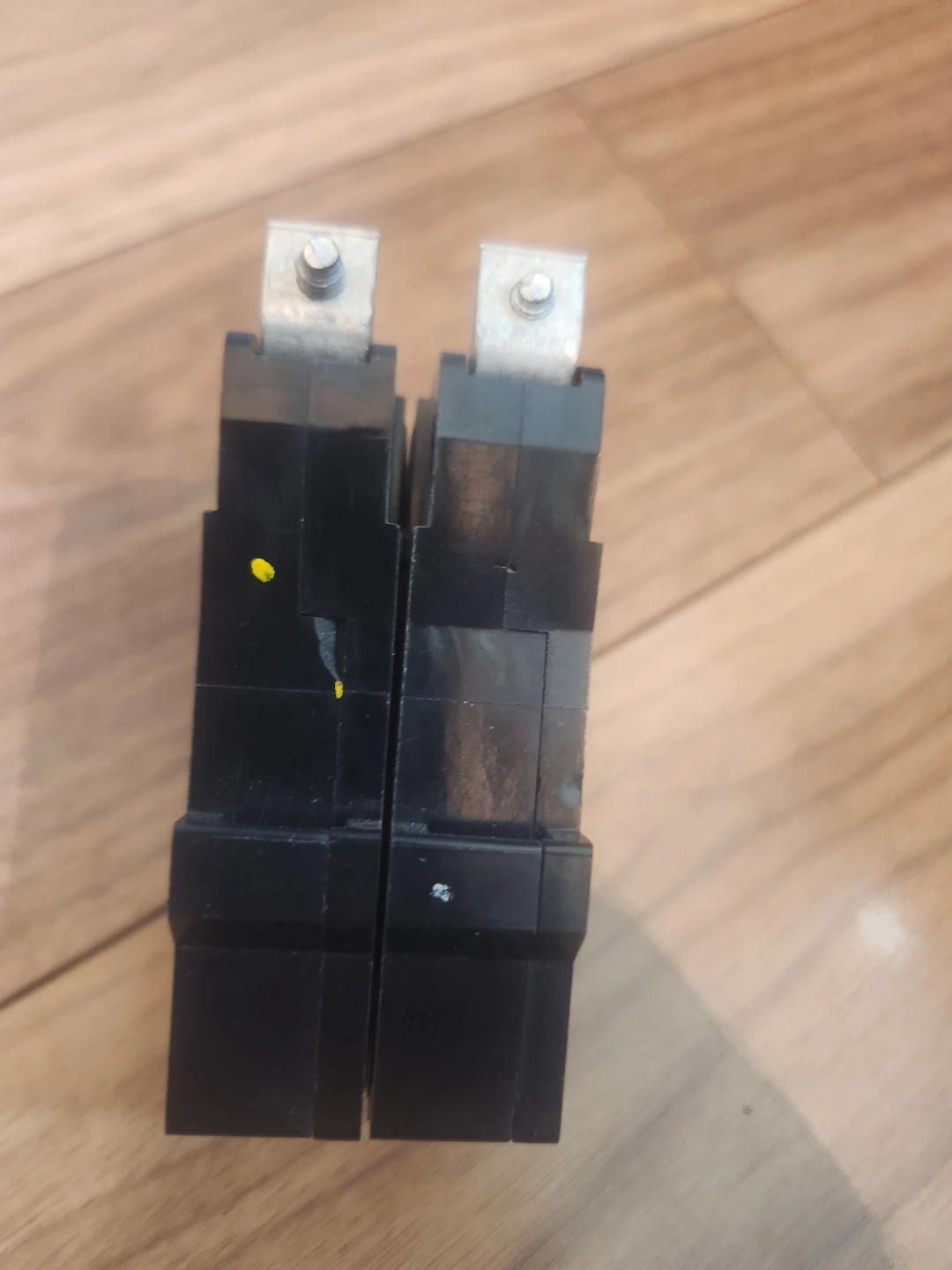 COMMANDER 40 amp double circuit breaker - photo 3