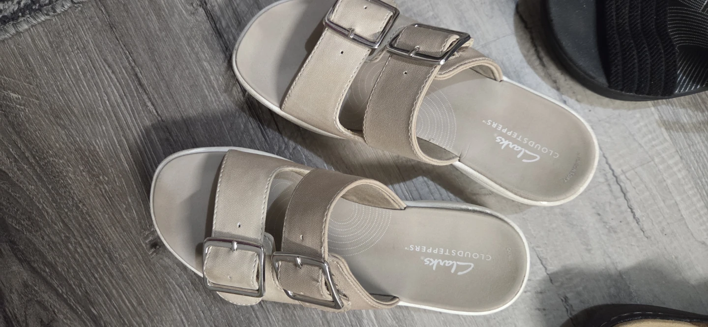Clarks Cloudsteppers Women's Beige Slide Sandals - Size -6 - photo 2