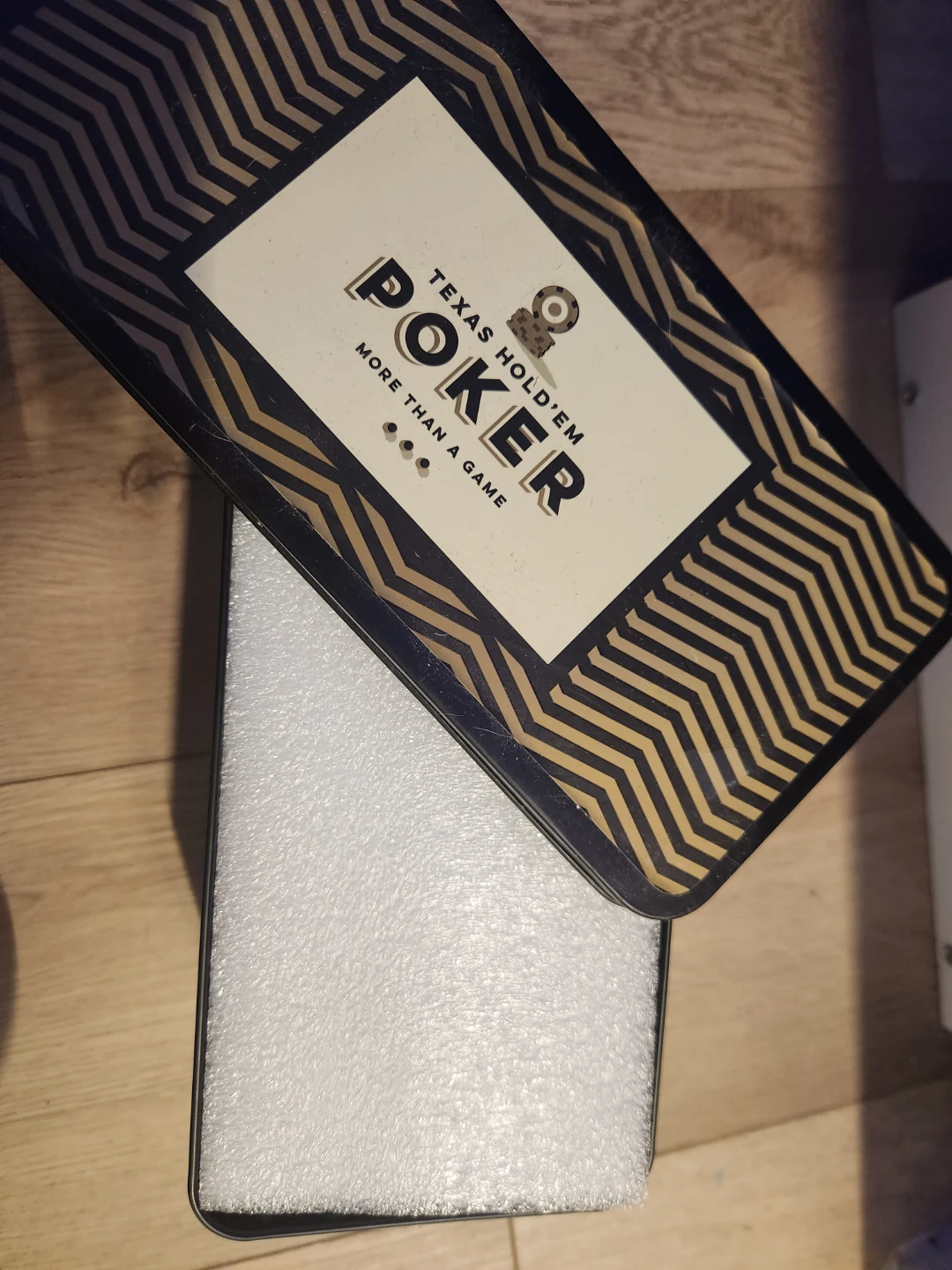 Texas Hold'em Poker Set with Tin Case - photo 4
