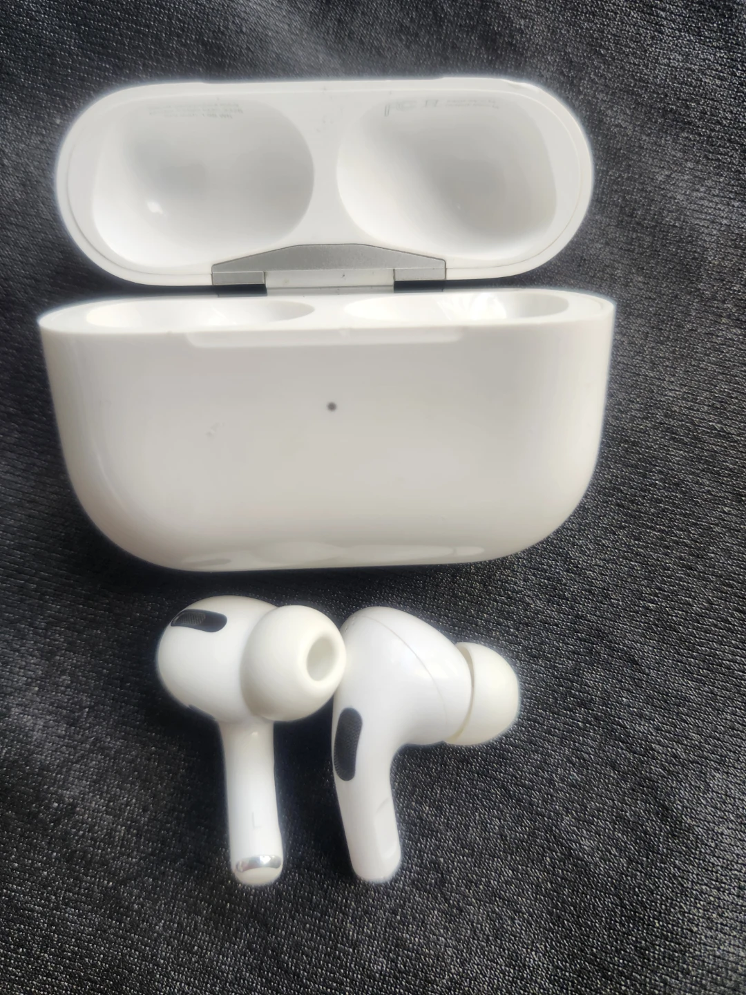 Apple AirPods Pro (1st Generation) - photo 2