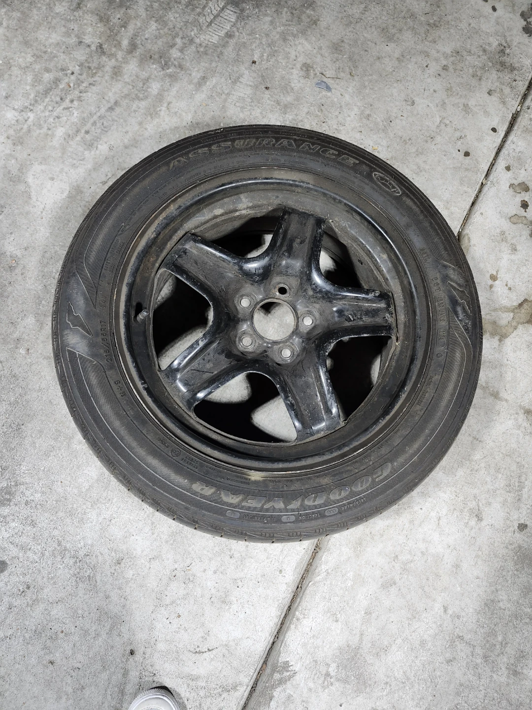 Used tire w/ rim good tread. Open to offer