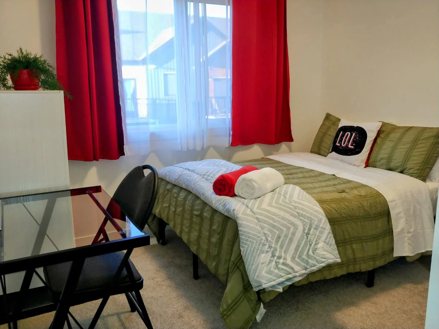 Townhouse for rent in Secord - photo 2