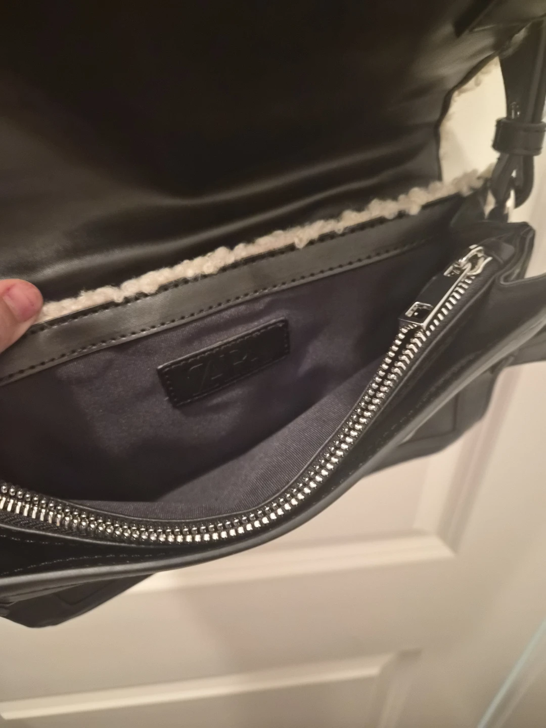 ZARA Black Faux Leather & Sherpa Shoulder Bag - photo 4