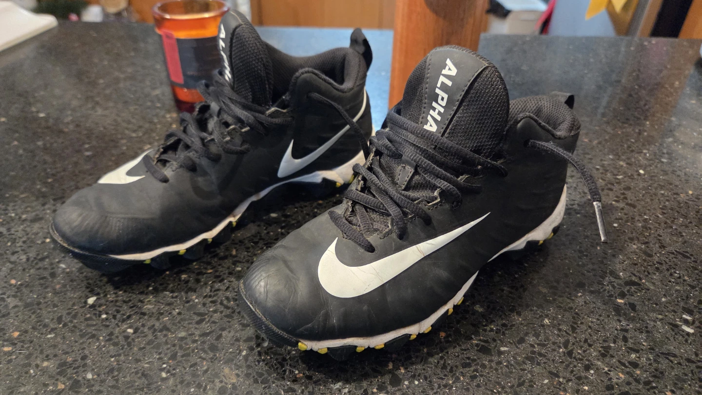Nike Alpha Youth Cleats Black Size 4Y