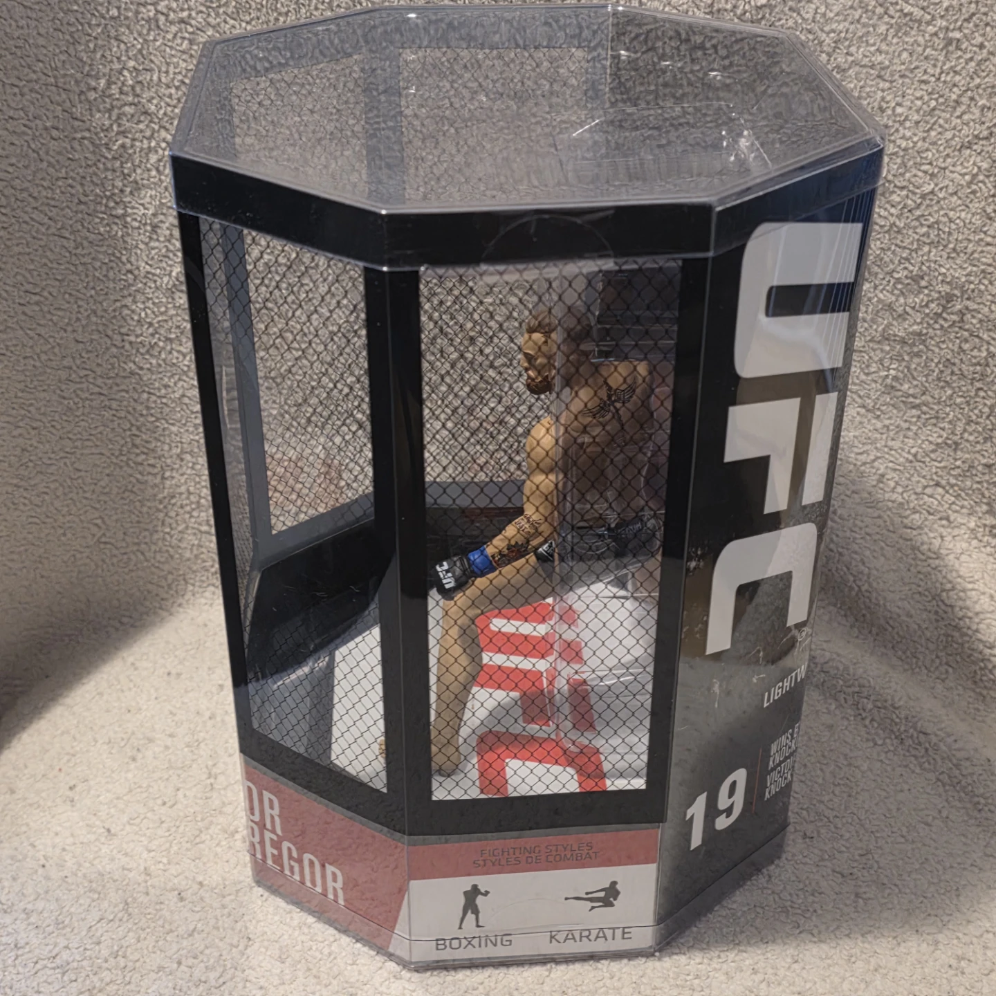 UFC Conor McGregor Action Figure Legacy Series - photo 2