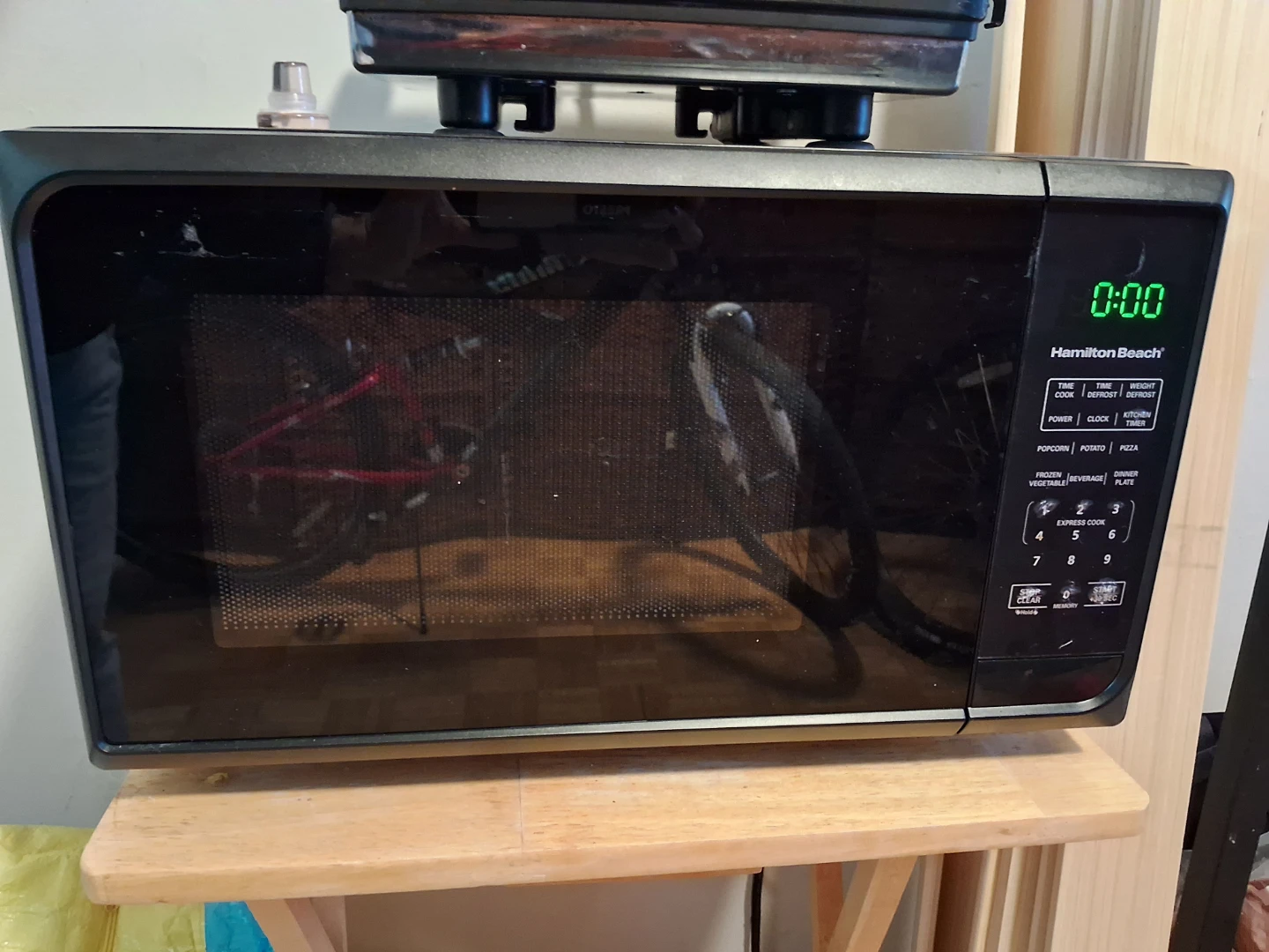Hamilton Beach 900 Watt Microwave