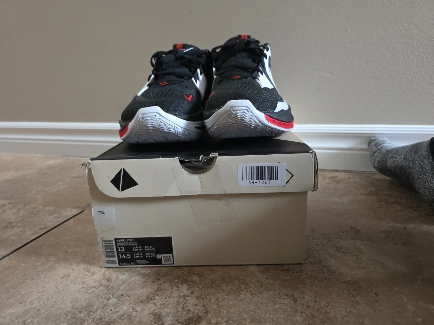 Nike Kyrie Low 5 Basketball Shoes - photo 4