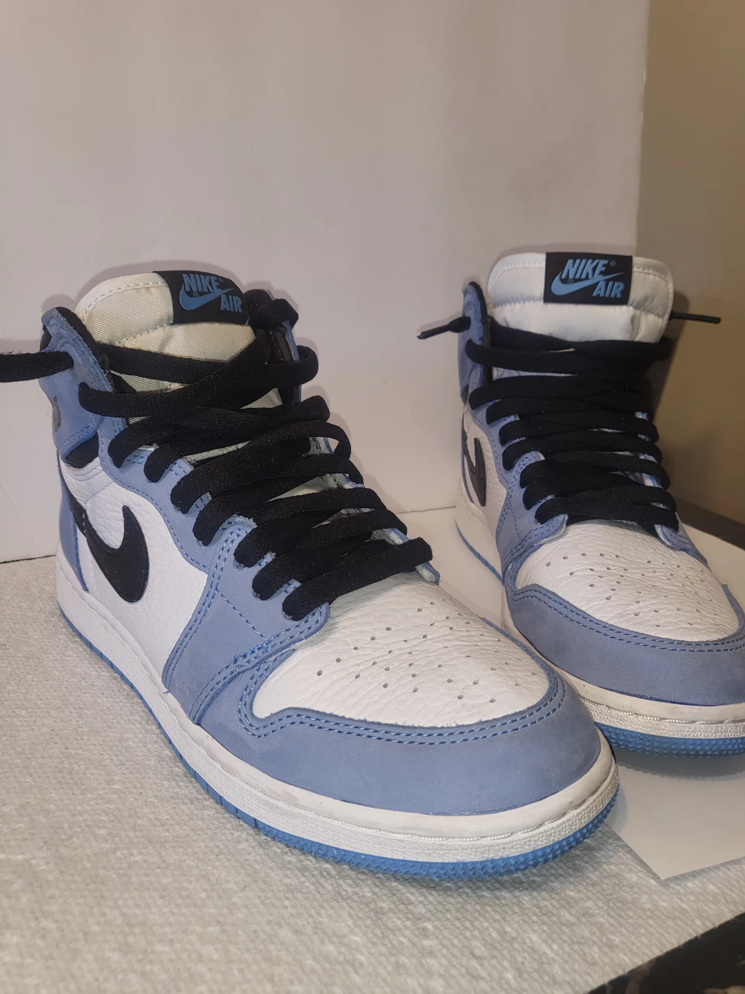 Air Jordan 1 High OG "University Blue" Sneakers - photo 3