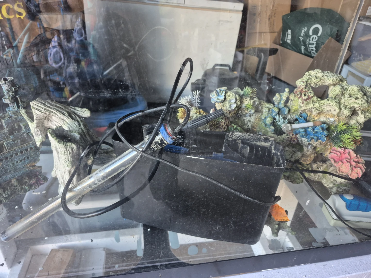 Fish Tank Aquarium 50 Gallon free ornaments - photo 5